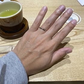 【出雲結(いずもゆい)の口コミ】 シンプルで着け心地がとても良く、普段指輪をつける習慣がなかった私でも…