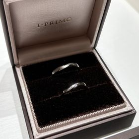 【アイプリモ(I-PRIMO)の口コミ】 二つの指輪を重ねると一つのデザインになる。
ダイアモンドがどの角度から…