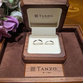 【TANZO.(鍛造指輪)の口コミ】 選べるデザイン、特にマット加工の種類が非常に豊富です。
鏡面加工はちょ…