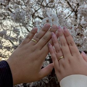 【TANZO.(鍛造指輪)の口コミ】 グリーンゴールドリングに、ミル打ち（ひし形）加工です。
2人の肌の色に…