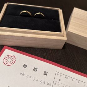 【出雲結(いずもゆい)の口コミ】 しめ縄をデザインした指輪は他にないデザインで一目惚れしました。イエロ…