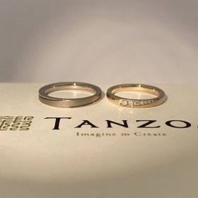 【TANZO.(鍛造指輪)の口コミ】 ふれる白雪のダイヤが片方になるデザインを選びました
婚約指輪はなく結婚…
