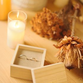 【YUKA HOJO(ユカホウジョウ)の口コミ】 槌目加工なのでキズや汚れが目立ちにくいこと、ゴツゴツしていて骨感の強…