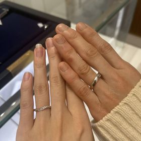 【ケイウノ ブライダル(K.UNO BRIDAL)の口コミ】 デザインがシンプルですが、例えば石の数を調節できたり自分の好きなよう…