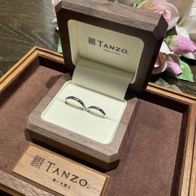 【TANZO.(鍛造指輪)の口コミ】 シンプルかつ定番のプラチナにしました。何年経っても、どんな服にも合う…