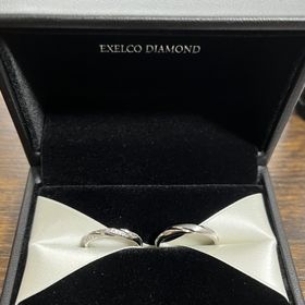 【エクセルコダイヤモンド(EXELCO DIAMOND)の口コミ】 どこから見てもダイヤが散りばめられていることがわかるデザインと、男性…