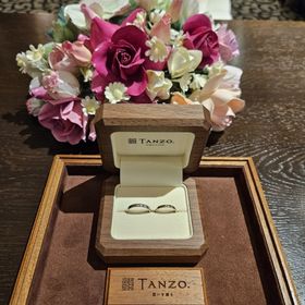 【TANZO.(鍛造指輪)の口コミ】 鍛造作りなので丈夫な所と鎚目のデザインが気に入りました。デザインの組…