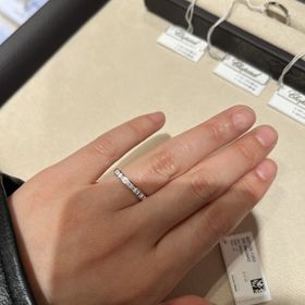 【ショパール(Chopard)の口コミ】 ショパールのアイスキューブ ハーフエタニティリングを購入しました。
も…