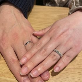 【COCKTAIL(カクテル)の口コミ】 ストレートタイプのプラチナでシンプルなデザインをベースに等間隔にダイ…