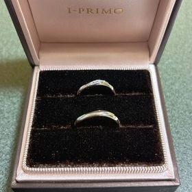 【アイプリモ(I-PRIMO)の口コミ】 柔らかなウェーブラインが特徴で、指を細く長く見せてくれます。ナチュラ…