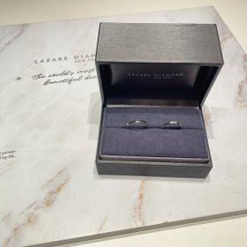 【ラザール ダイヤモンド(LAZARE DIAMOND)の口コミ】 最初はシンプル、クールなデザインで考えていたので、こちらの指輪は選択…