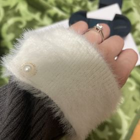 【ハリー・ウィンストン(Harry Winston)の口コミ】 指が太い私でも細く見えるところです。ダイヤモンドの輝きがとても綺麗で…