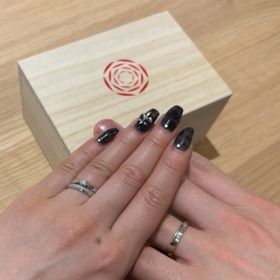 【出雲結(いずもゆい)の口コミ】 キラキラしている部分が多くて手が華やかに見えます！
また、男性用の方も…