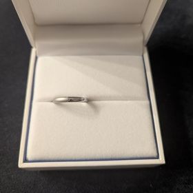 【FISCHER(フィッシャー)の口コミ】 指輪が半分ずつでデザインが違うので、他社の商品とデザインが被ることは…