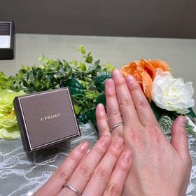 【アイプリモ(I-PRIMO)の口コミ】 指輪のデザインがマット仕上げなところが決め手です。
また他の指輪と組み…