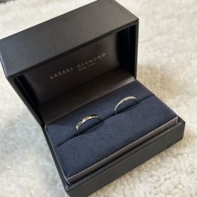 【ラザール ダイヤモンド(LAZARE DIAMOND)の口コミ】 ダイアモンドの輝きが素敵でずっと眺めていたい指輪です。どの角度から見…