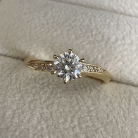 【宝寿堂(ほうじゅどう)の口コミ】 シンプルながら上品なデザインが魅力の指輪で、カジュアルからフォーマル…