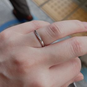 【アイプリモ(I-PRIMO)の口コミ】 シルエットはシンプルだけど、石がキラキラしていて気分が上がります。か…