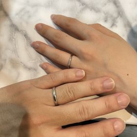 【ラザール ダイヤモンド(LAZARE DIAMOND)の口コミ】 私たちが選んだ結婚指輪は、シンプルながらも上品なデザインが魅力です。…