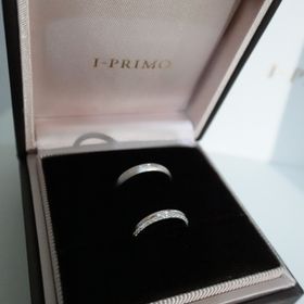 【アイプリモ(I-PRIMO)の口コミ】 マットと光沢の二つの質感を楽しむことができる珍しいデザインです。柔ら…