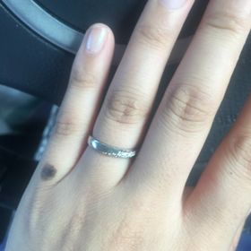 【Passage(パッサージュ)の口コミ】 　まず、指が綺麗に見えるデザインを重視しました。主人は指輪を購入して…