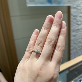 【NINA RICCI(ニナリッチ)】の口コミ とにかく高級感があり、ショーウィンドウの中でダイヤモンドが輝いていまし...