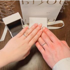 【TOWA(永遠)の口コミ】 シンプルですが、真ん中のダイヤのキラキラ感と、ウェーブのデザインが女…