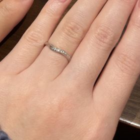 【Foulason(フレゾン)の口コミ】 ウェーブのデザインを探していたところ、希望通りのデザインだったため手…