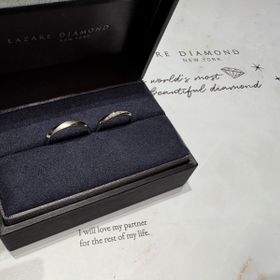 【ラザール ダイヤモンド(LAZARE DIAMOND)の口コミ】 職場でもつけるのでギラギラしてないものを当初選ぶ予定でしたが、旦那さ…