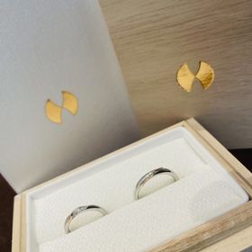 【AMATSU(アマツ)の口コミ】 波打ったデザインでピンクゴールドがアクセントになってかわいいです！着…