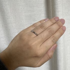 【ケイウノ ブライダル(K.UNO BRIDAL)の口コミ】 シンプルながらに気品があり、かなり気に入ってます。
細くて主張しないデ…