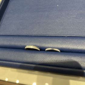 【銀座ダイヤモンドシライシの口コミ】 指が長く見えるデザインで、細い部分にまでしっかりダイヤモンドが配置さ…