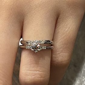 【アイプリモ(I-PRIMO)の口コミ】 オリオンはダイヤの台座の位置が低く、ダイヤが服などに引っかかりにくく…