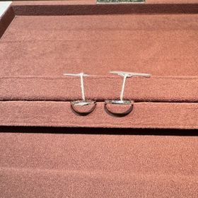 【BAUM(バーム)の口コミ】 今回購入した指輪のデザインが他にはあまり無いものでとても可愛く、洗練…