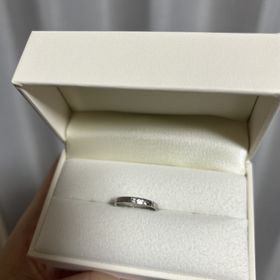 【RosettE(ロゼット)の口コミ】 シンプルに一つだけダイヤがついていて可愛いところ。私がダイヤがどうし…