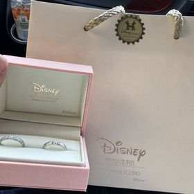 【ケイウノ ブライダル(K.UNO BRIDAL)の口コミ】 この、指輪のポイントはランプの魔人のジーニーと雲がイメージしてあり指…