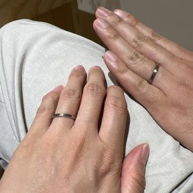 【出雲結(いずもゆい)の口コミ】 シンプルで繊細なデザイン性が好みでした。
リングの細さも選んで指に合う…