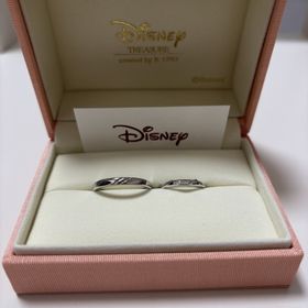 【ケイウノ ブライダル(K.UNO BRIDAL)の口コミ】 大好きなディズニーライセンス商品であり無二のデザインでとても素敵な指…