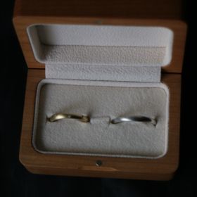 【atelier ST, CAT(アトリエ エスティーキャット)の口コミ】 あえて２つ違う色を選びマットに仕上げたことで指に馴染みました。自分の…