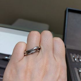 【アイプリモ(I-PRIMO)の口コミ】 レディースは7つのダイヤが北斗七星を表現していて、メンズは裏に北極星を…