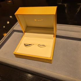 【ケイウノ ブライダル(K.UNO BRIDAL)の口コミ】 おそろい感が有りつつ、旦那様の方にはダイヤがなくシンプルに見える作り…