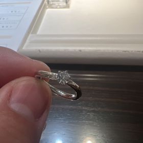 【AMATSU(アマツ)の口コミ】 デザインはシンプルであり、何十年身につけても目立たないデザインになっ…