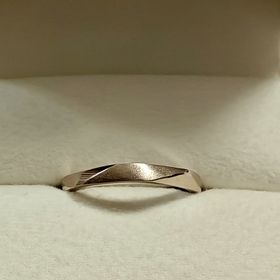 【CRAFY(クラフィ)の口コミ】 ホワイトゴールドがマストで指輪を選んでいましたが、ブランドでは高額に…