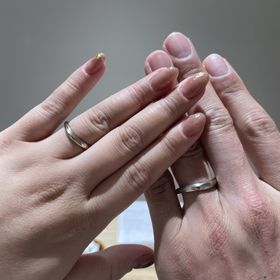 【出雲結(いずもゆい)の口コミ】 どのデザインも素敵で1年以上迷いました。その中でもダイヤが着いてないデ…