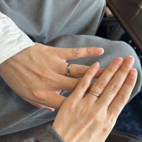 【TANZO.(鍛造指輪)の口コミ】 ペア感もありつつ、それぞれの好みを反映した指輪を作った。プラチナとコ…
