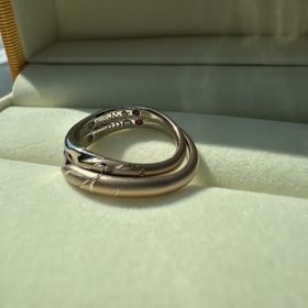 【ケイウノ ブライダル(K.UNO BRIDAL)の口コミ】 フルオーダーメイドでデザインも細かいところまでデザイナーさんが描き直…