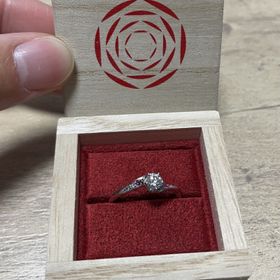 【出雲結(いずもゆい)の口コミ】 風結はダイヤの両サイドが捻ってあるデザインで、シンプルだけどオシャレ…