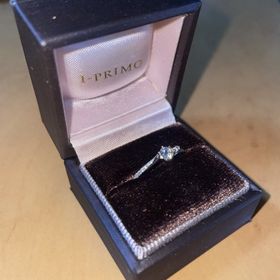 【アイプリモ(I-PRIMO)の口コミ】 左右非対称になっているところ
なのでつける向きによって人からの見え方が…