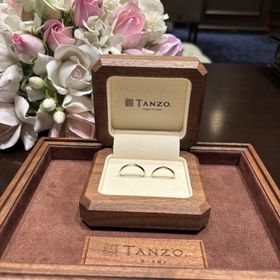 【TANZO.(鍛造指輪)の口コミ】 シンプルな指輪にしたいと思い、いろんな指輪を比較してきました。私はシ…