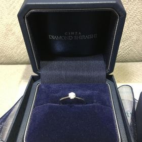 【銀座ダイヤモンドシライシの口コミ】 一粒石のシンプルかつ、王道のリングを探していて、ダイヤの大きさとリン…